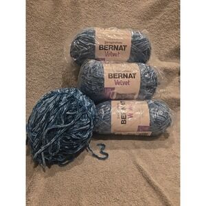 Bernat Velvet Veleteal 3‎ Full Sekins & Partial Teal Bulky 5
